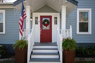 307 Walnut Dr E in Austin, TX - Building Photo - Building Photo