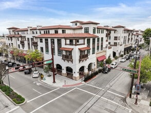 The Residences at Wheeler Plaza in San Carlos, CA - Foto de edificio - Building Photo