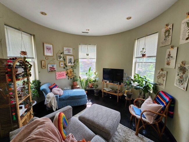 1425 Allison St NW in Washington, DC - Building Photo - Building Photo