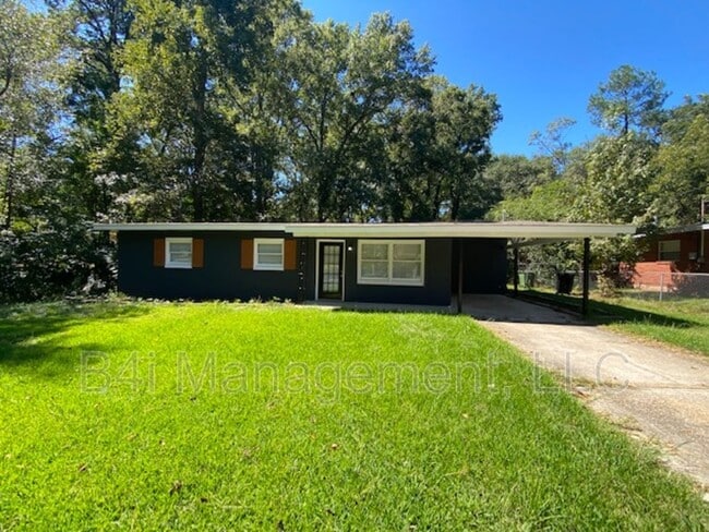 property at 255 Robert E Lee Dr