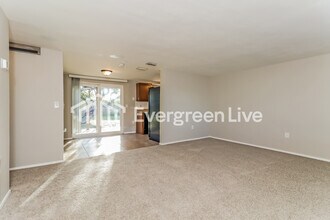 3430 Peterborough St in Holiday, FL - Building Photo - Building Photo