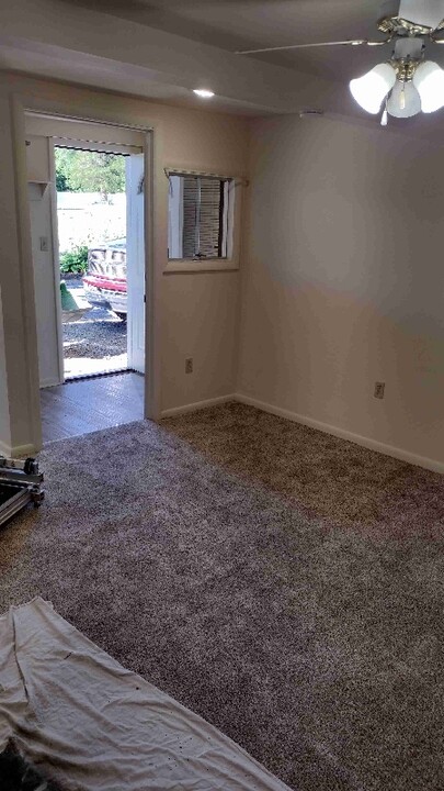 12 Strasburg Pike-Unit -F in Lancaster, PA - Building Photo