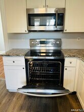 133 Quaker Ln S in West Hartford, CT - Foto de edificio - Building Photo