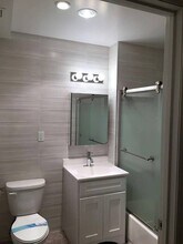 46-25-25 Queens Blvd in Woodside, NY - Foto de edificio - Building Photo