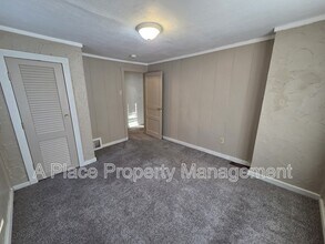 338 La Motte Ln in Ferguson, MO - Building Photo - Building Photo