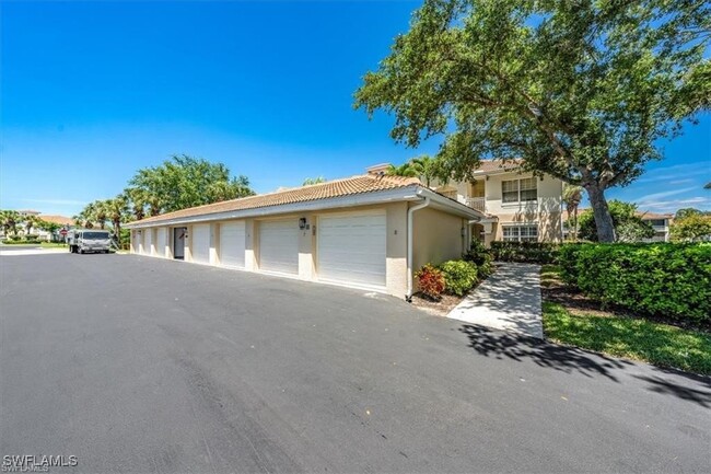 3009 Driftwood Way in Naples, FL - Building Photo - Building Photo