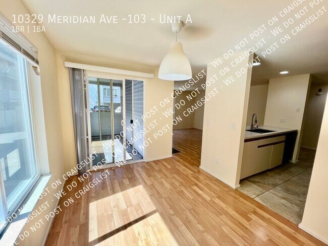 10329 Meridian Ave N-Unit -Unit A in Seattle, WA - Building Photo - Building Photo