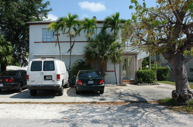 433 NE 37th St in Miami, FL - Building Photo - Building Photo