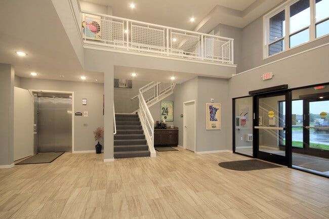 Courtyard Apartments in Zimmerman, MN - Foto de edificio - Building Photo