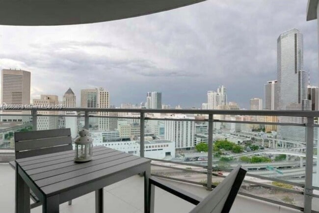 350 S Miami Ave, Unit 2113 in Miami, FL - Building Photo - Building Photo