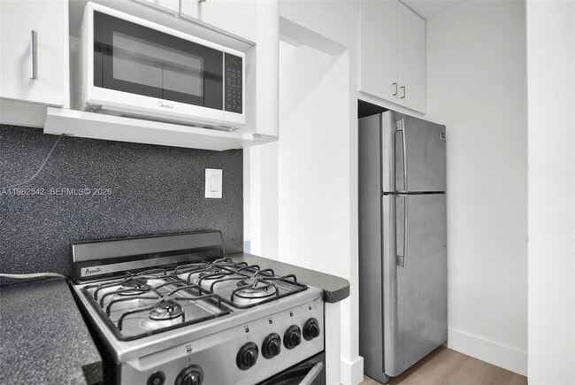 4740 Pine Tree Dr in Miami Beach, FL - Building Photo - Building Photo