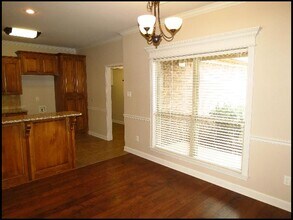 1005 Puritan Dr in Jacksonville, AR - Foto de edificio - Building Photo