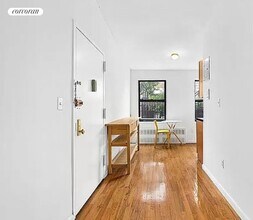 10 Fort Greene Pl in Brooklyn, NY - Foto de edificio - Building Photo