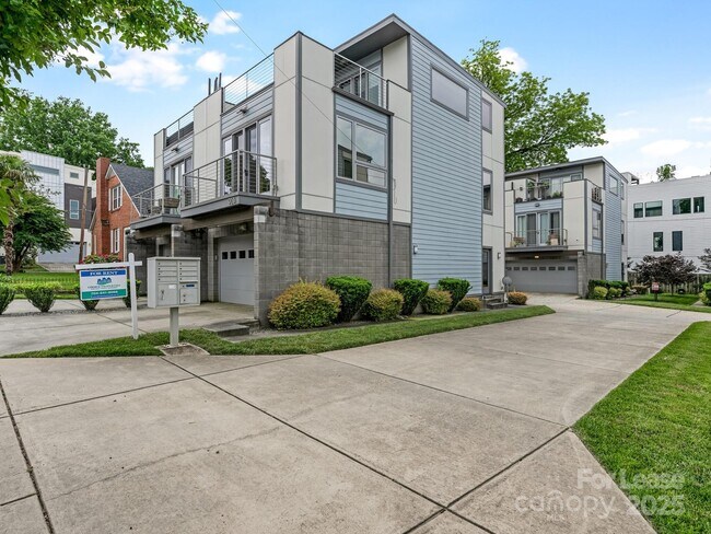 913 Westbrook Dr in Charlotte, NC - Building Photo - Building Photo