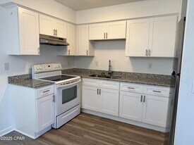 130 Beulah Ave in Panama City, FL - Building Photo