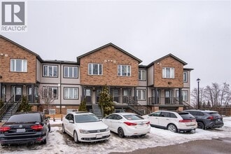 42 W Acres Crescent in Kitchener, ON - Building Photo - Building Photo