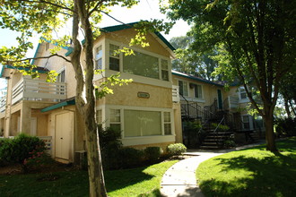 Amanda Place Apartments in Chico, CA - Foto de edificio - Building Photo