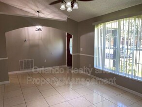 942 Louvre Ct in Kissimmee, FL - Building Photo - Building Photo