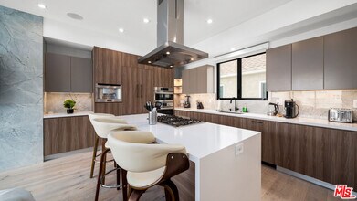 2435 Penmar Ave in Los Angeles, CA - Building Photo - Building Photo