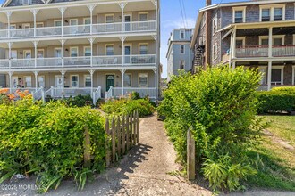 4 Webb Ave in Ocean Grove, NJ - Building Photo - Building Photo