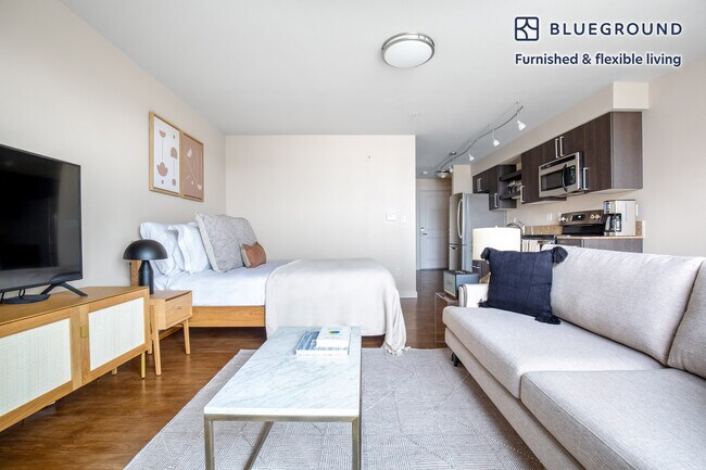 215 10th Ave E-Unit -FL4-ID46 in Seattle, WA - Foto de edificio - Building Photo