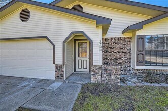 2200 Sequoia Ln in Bedford, TX - Building Photo - Building Photo