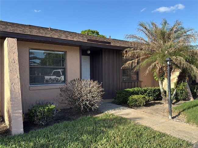 2011 Caribbean Dr N in Kissimmee, FL - Building Photo - Building Photo