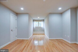 7025 Little Leaf Linden Ln in McLean, VA - Building Photo - Building Photo