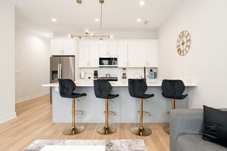 3715 S Giles Ave in Chicago, IL - Building Photo - Building Photo