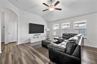 424 Pollyann Trl in Haslet, TX - Foto de edificio - Building Photo