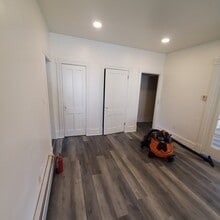 302 Silver St, Unit 304.5 in Bennington, VT - Building Photo - Building Photo