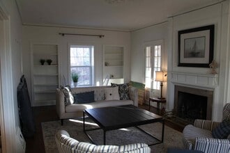 1029 N Noyes Blvd in St. Joseph, MO - Foto de edificio - Building Photo