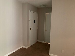 7500 Parkway Dr in La Mesa, CA - Building Photo - Building Photo