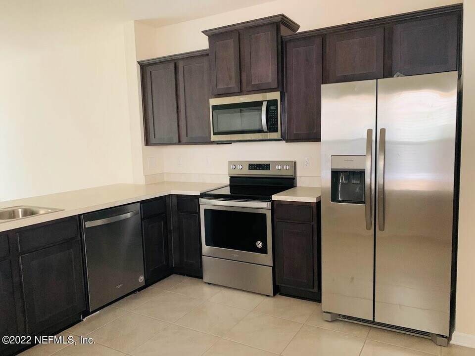 7774 Legacy Trl in Jacksonville, FL - Building Photo