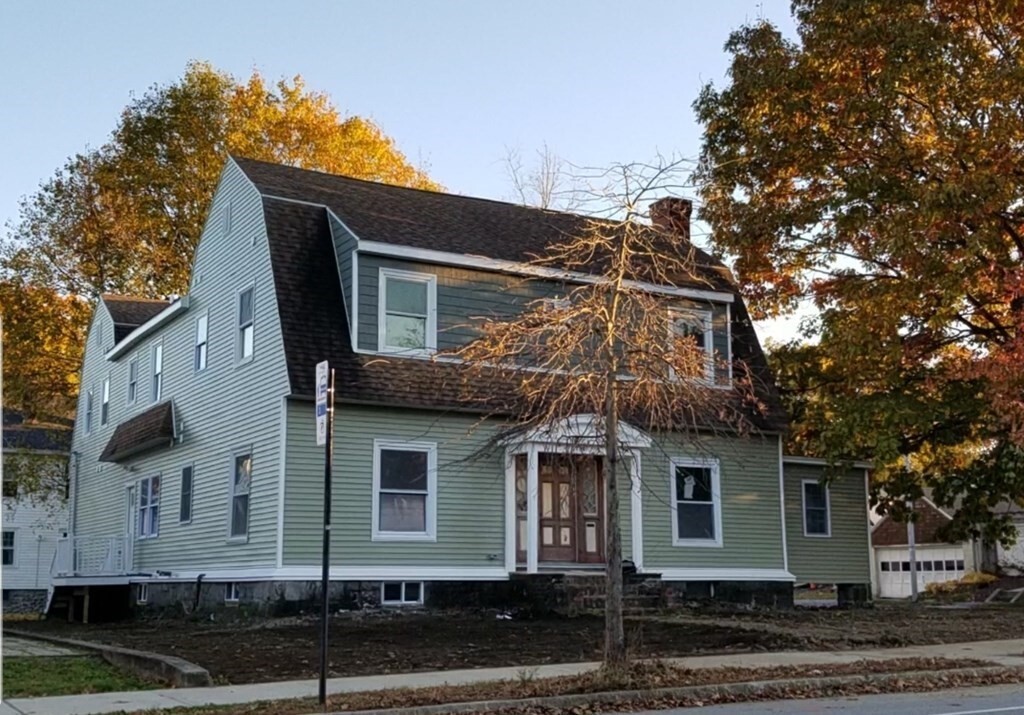 56 June St, Unit 1 in Worcester, MA - Foto de edificio