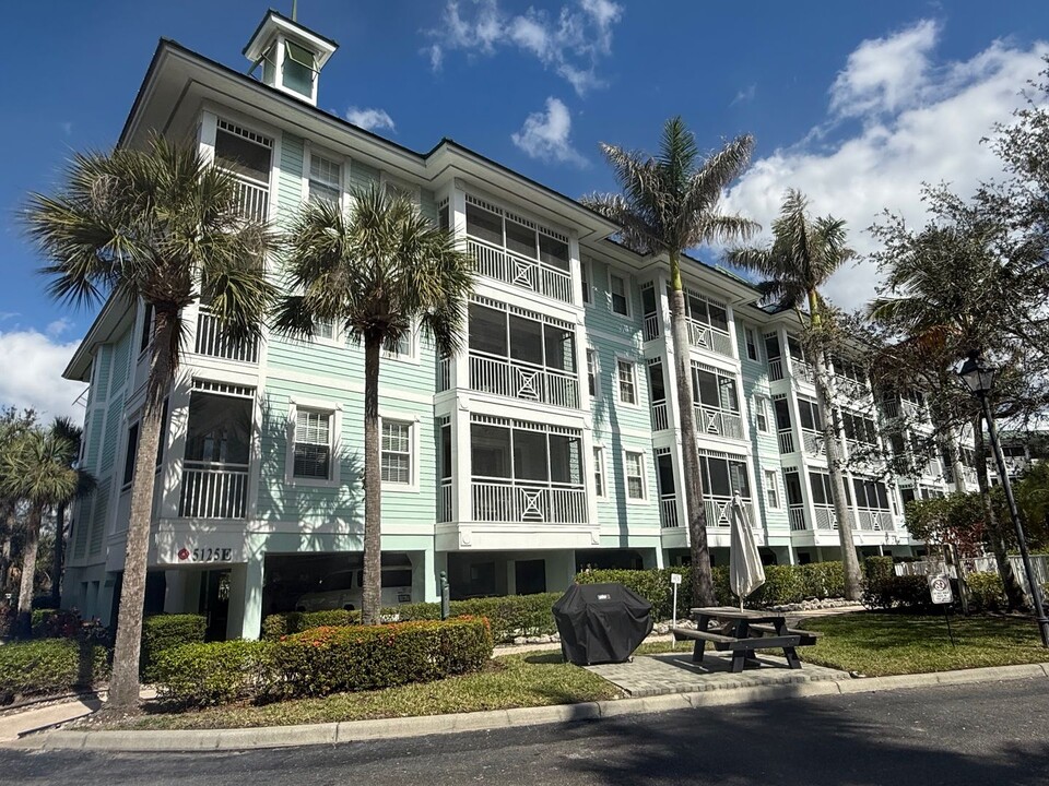 5125 Melbourne St in Punta Gorda, FL - Building Photo