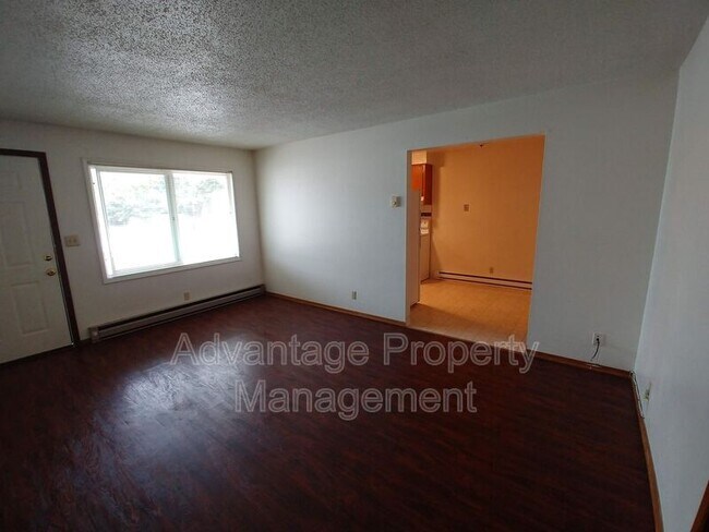 339 Jackson St E in Monmouth, OR - Building Photo - Building Photo
