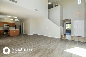 17319 W Caribbean Ln in Surprise, AZ - Foto de edificio - Building Photo