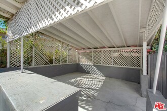 14250 Hortense St in Los Angeles, CA - Building Photo - Building Photo