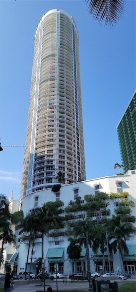 property at 1750 N Bayshore Dr