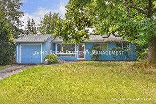 11736 NE Eugene St in Portland, OR - Building Photo