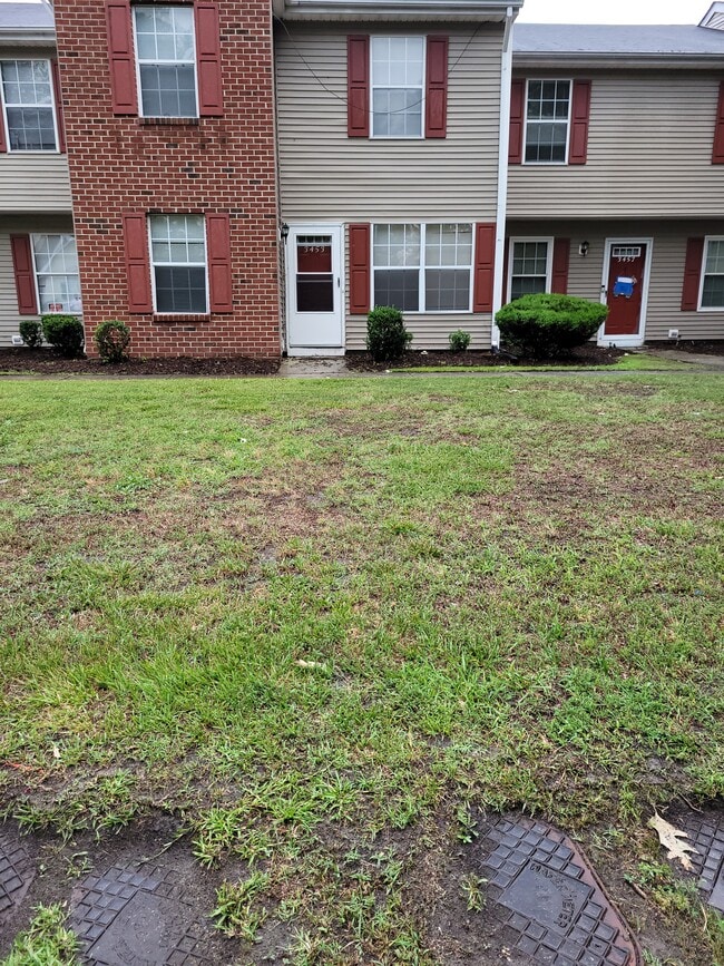 3453 Clover Meadows Dr, Unit 3453 in Chesapeake, VA - Foto de edificio - Building Photo