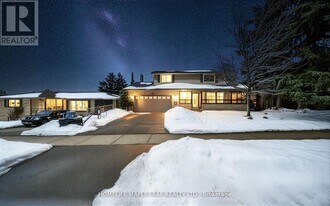 46 Chicopee Terrace in Kitchener, ON - Building Photo