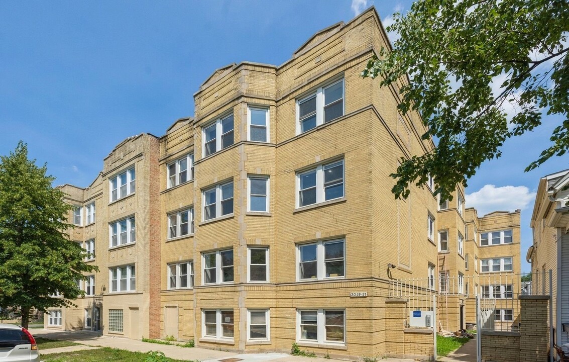 3049 N Spaulding Ave in Chicago, IL - Building Photo