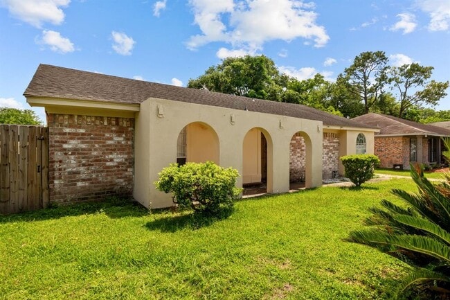 6619 Indian Lake Dr in Missouri City, TX - Building Photo - Building Photo