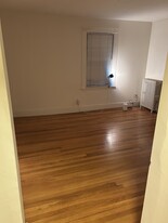 14 Massachusetts Ave, Unit 14B Massachusetts Ave, Lexington in Lexington, MA - Building Photo