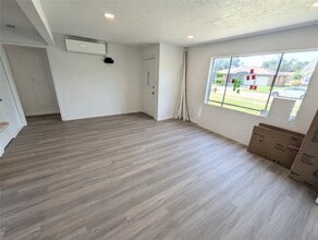 2911 Huckleberry Ln in Pasadena, TX - Building Photo - Building Photo