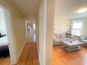 35 Hancock St, Unit 3 in Somerville, MA - Building Photo - Building Photo