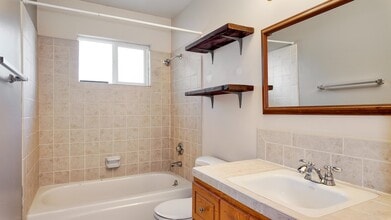 18115 108th Ave NE in Bothell, WA - Building Photo - Building Photo