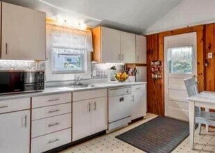 55 Greenwood Ave in Scarborough, ME - Building Photo - Building Photo